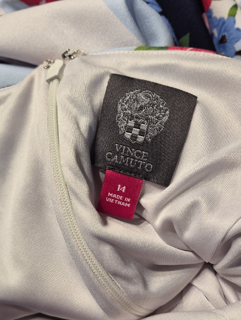 Vince Camuto..14 - Picture 5 of 8